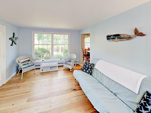 40 Epanow Rd Home