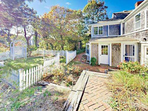200 Shurtleff Rd Home