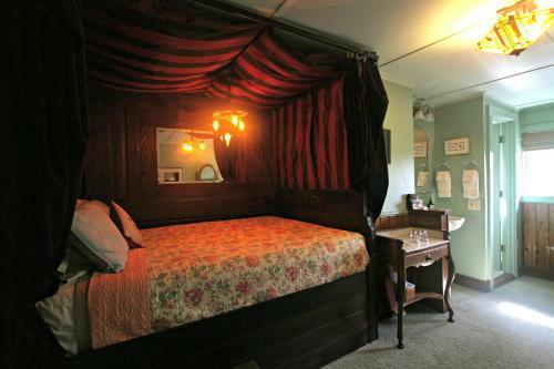 Kangaroo House Bed & Breakfast
