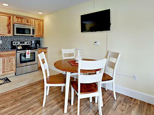 Apartamento 306 Eddy Rd Condo #d