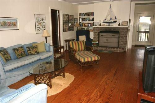 The Barefoot- Up Home
