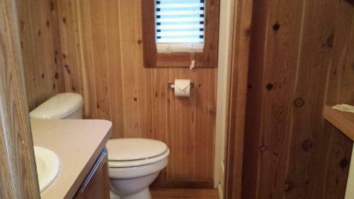 Snowflower Camping Resort Cabin 4