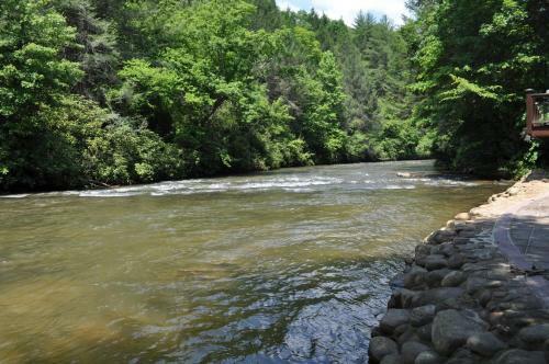 Fightingtown Creek Frontage Trinity Waters