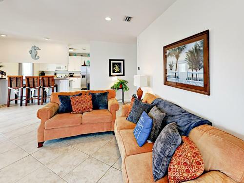 3br On Mobile Bay, 1 Block To Beach Home