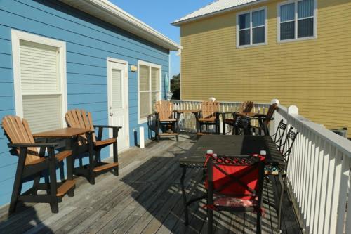 Blue Dolphy East Home