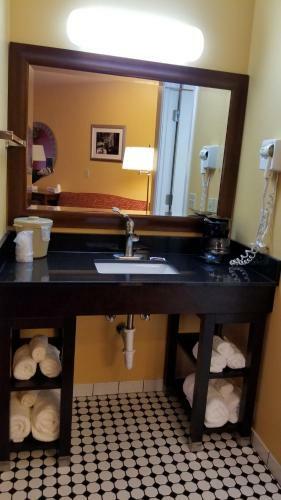 Motel Dew Drop Inn