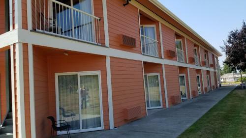 Motel Dew Drop Inn