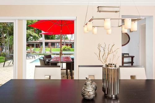 Contemporary Waterfront Retreat