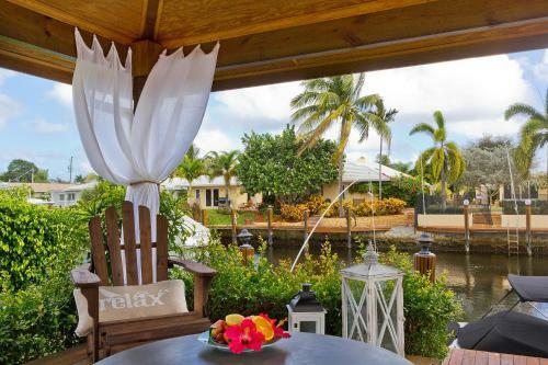 Deerfield Beach Tropical Oasis