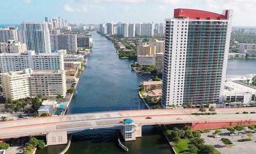 Beachwalk One Bedroom Apartment 07
