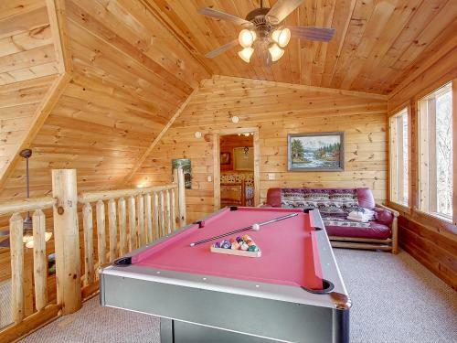 Bear Cub Hideaway Cabin