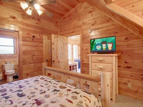 Bear Cub Hideaway Cabin