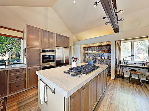 Sonoma Valley Vineyard Estate