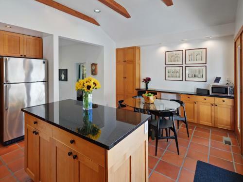 Flicker Hill 1240 Home