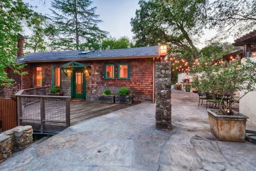 Flicker Hill 1240 Home