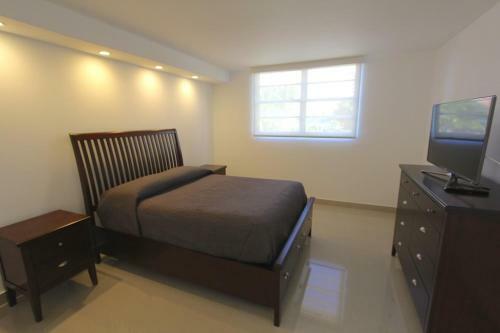 Three-bedroom Collins Apartment #201