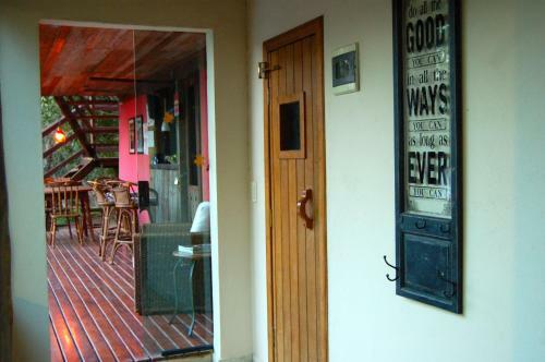 Hostal P�ssaro De Fogo