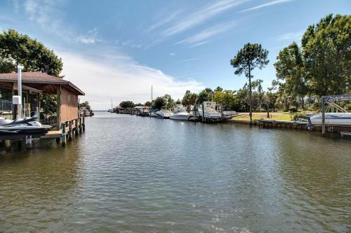 Executive Canal Home And Dock
