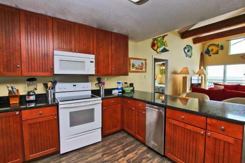 Cabana Beach House Holiday Home