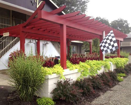 Posada Vinehurst Inn & Suites