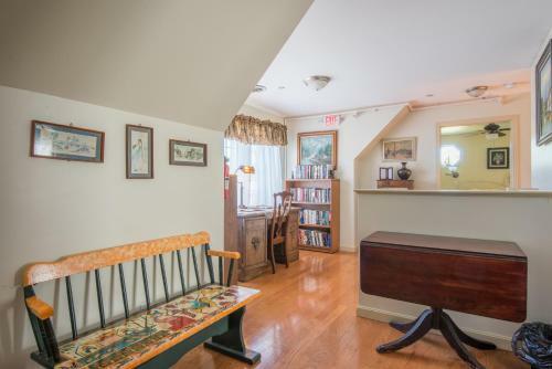 Bed & Breakfast Inn Of Treasured Memories