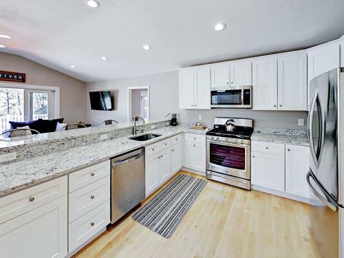 22 Sunrise Lane Home