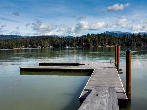 Starling Lake House