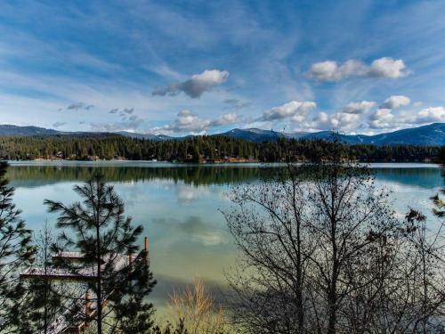 Starling Lake House