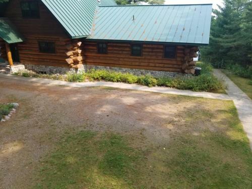 Katherine Lake Lodge Home
