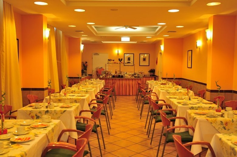 Hotel Mado