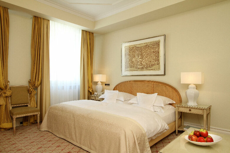 Hotel Excelsior Ernst