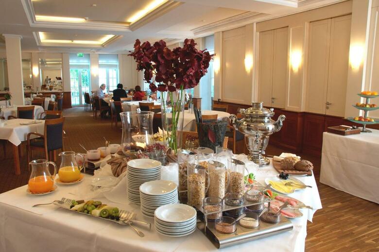 Top City Line Hotel Eggers(.)