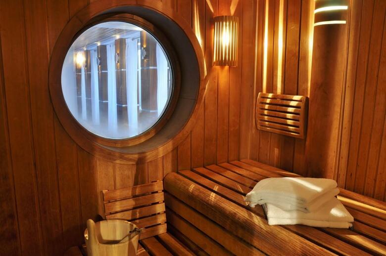 Top City Line Hotel Eggers(.)