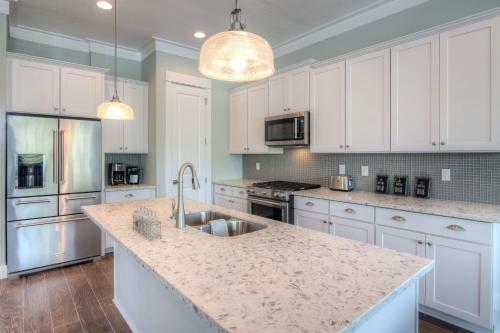 Grande Pointe Home