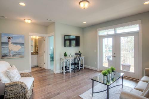 Grande Pointe Home