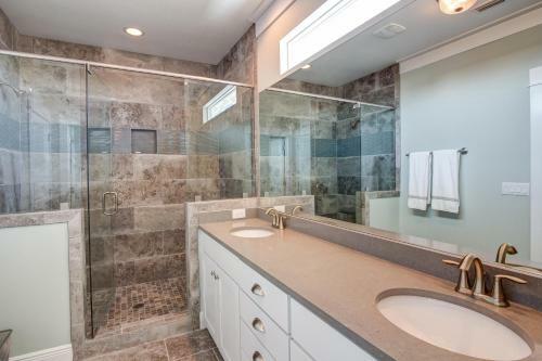 Grande Pointe Home