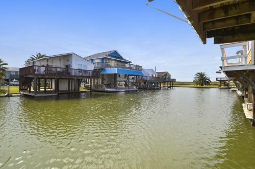 Crabbin' Cabin