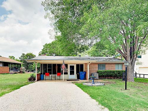405 Watkins Point Home