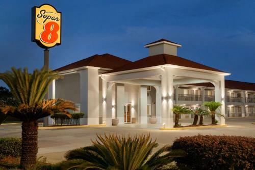 Hotel Super 8 By Wyndham Lake Charles Northeast