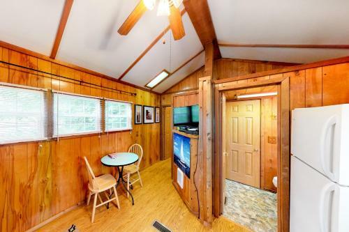 Rocky Creek Cabins A & B