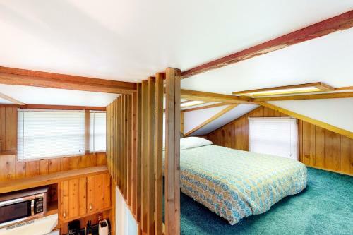 Rocky Creek Cabin B