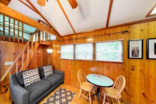 Rocky Creek Cabin B