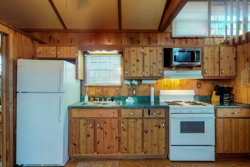Rocky Creek Cabin B