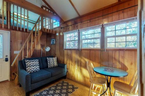 Rocky Creek Cabin B