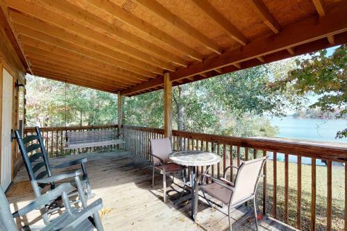 Rocky Creek Cabin B