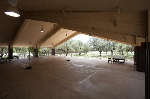 Medina Lake Camping Resort Studio Cabin 2