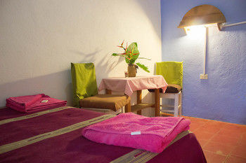 Hostal Hotel La Casa Rosa