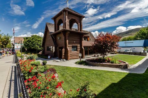 Schmitt Lakefront Getaway