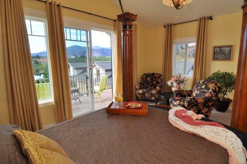 Bed & Breakfast Lake's Edge Tuscan Lodge
