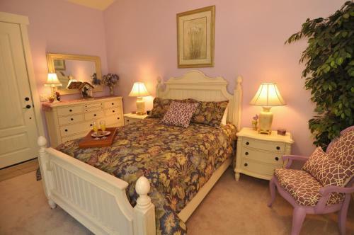 Bed & Breakfast Lake's Edge Tuscan Lodge